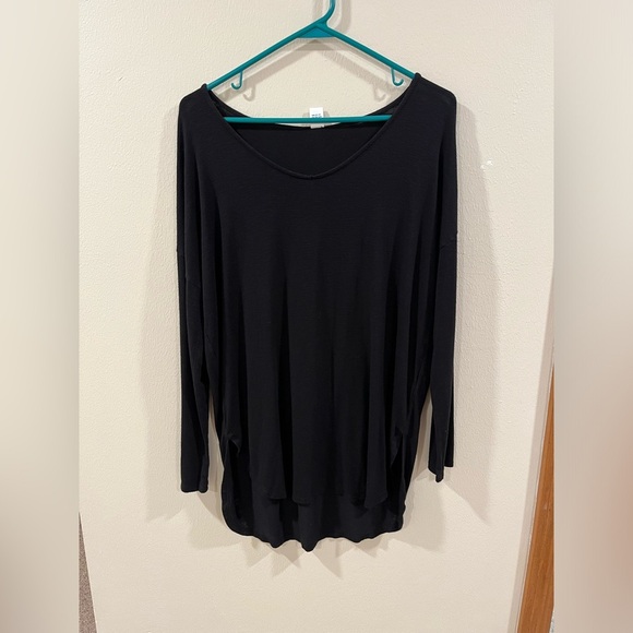 Old navy top - Picture 1 of 4